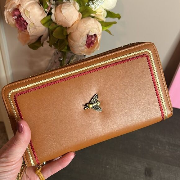 NWOTGenuine Leather Large Wallet/Wristlet - Picture 1 of 6